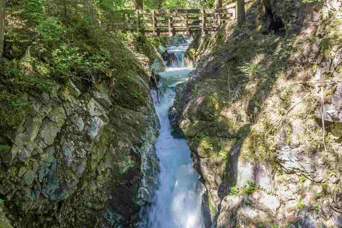 Situate tra la Val Ridanna e la Valle di Racines, nei pressi del comune di Racines (BZ)